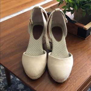 Bass ankle strap wedges